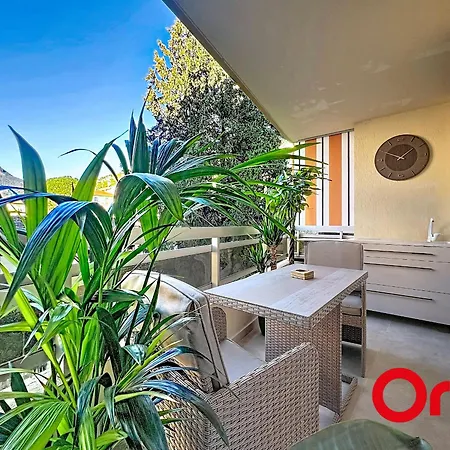 Appartement Renove Avec Terrasse Et Parking A - Fr-1-647-55 *