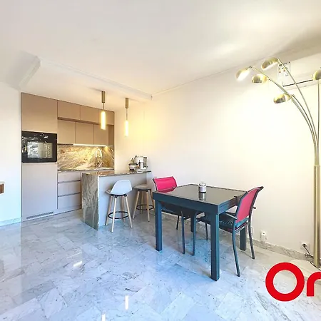 Renove Avec Terrasse Et Parking A - Fr-1-647-55 *