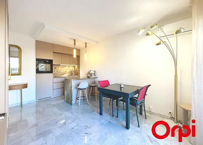 Renove Avec Terrasse Et Parking A - Fr-1-647-55 *